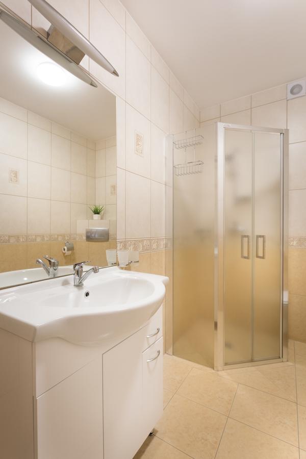 Olymp 114 I 120 Z Basenem, Sauna I Jacuzzi W Cenie 코워브제크 외부 사진
